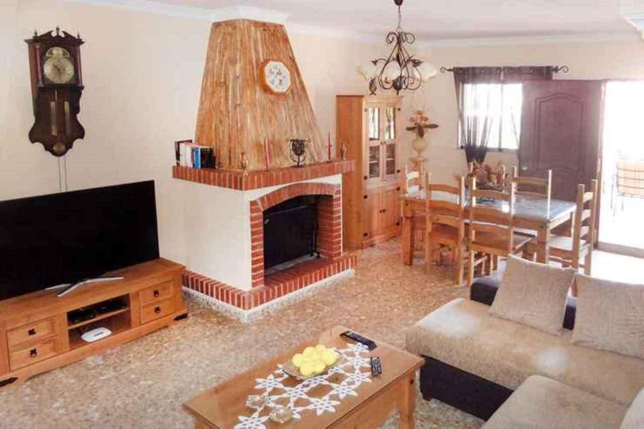 Villa Alvarez Нерха Экстерьер фото
